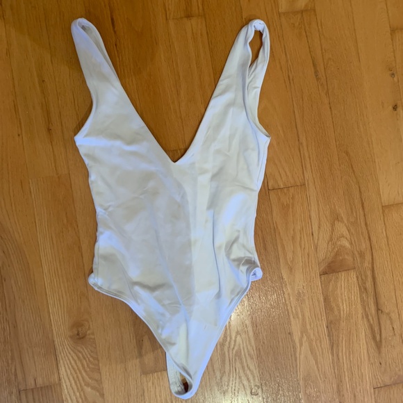 White XXS Babaton Deep V Contour Bodysuit - Picture 3 of 5